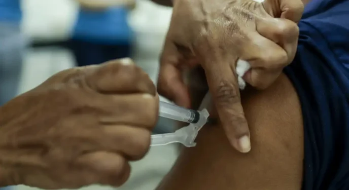 Casos da gripe influenza A continuam a crescer no Brasil, diz Fiocruz