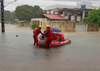 Crianças e mães morrem depois de forte chuva em Pernambuco
