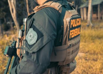 PF e PM apreendem R$ 700 mil em espécie em carro em cidade baiana