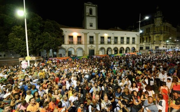 Salvador: Juíza vê dano social e restringe publicidade de apostas em festas públicas