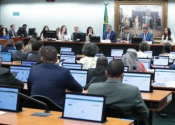 Comissão vota hoje redução da maioridade penal; esquerda é contra