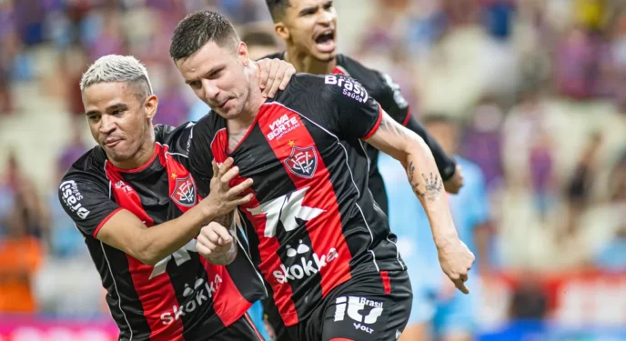 Copa Nordeste: Vitória vira sobre o Fortaleza e precisa do empate