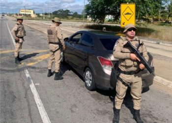 PM intensifica policiamento nas rodovias baianas até domingo