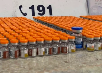 PRF apreende carga com 700 ampolas de mounjaro e drogas no interior baiano