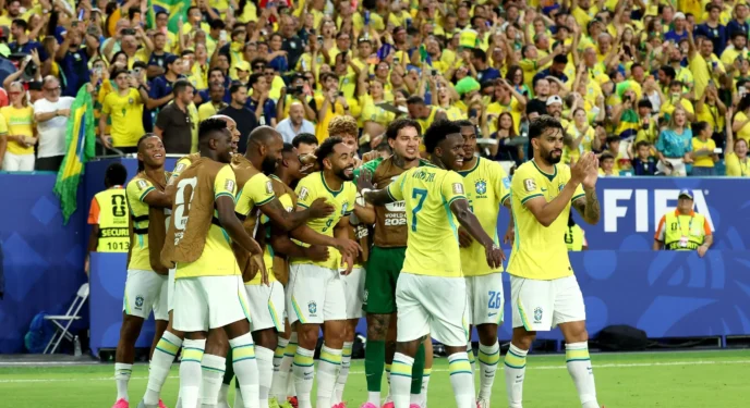 Copa do Mundo: Brasil vira com gol no fim e avança