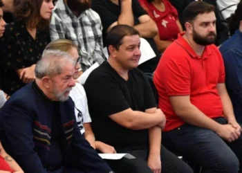 Advogado de Lulinha critica inquérito e diz que PF faz “pesca probatória”