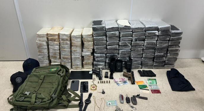 Polícia apreende 120 KG de drogas em estacionamento de shopping na Bahia
