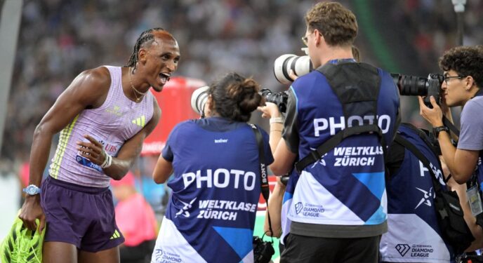Brasileiro bate recorde mundial nos 400m com barreiras