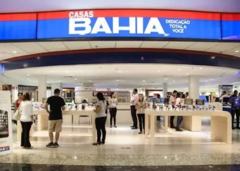 Famoso varejista fecha quase 300 lojas e decreta demissão em massa