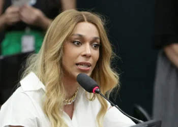 Conselho de Ética mantém ação e Erika Hilton pode perder mandato