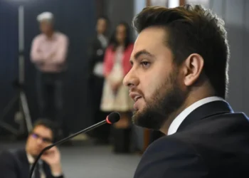 Moraes usou documento falso para prender Filipe Martins