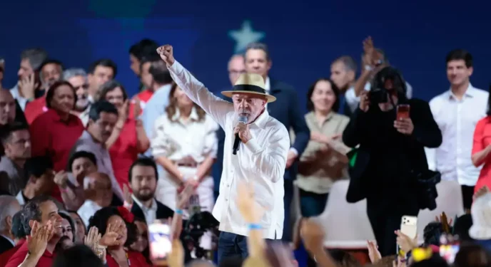 PT oficializa candidatura de Lula à Presidência