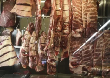 Taxação chinesa faz exportação de carne bovina ter grande recuo em agosto
