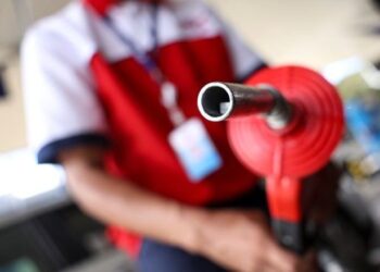Preço do diesel dispara e Lula prorroga subsídio visando as eleições