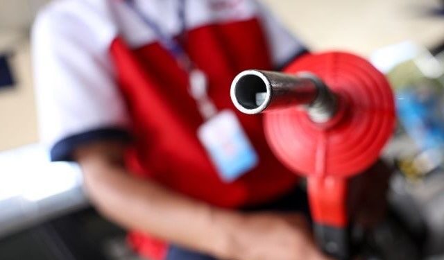 Preço do diesel dispara e Lula prorroga subsídio visando as eleições