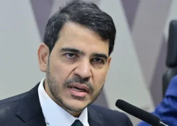 AGU recorre ao STF contra afastamento do diretor-geral da PF