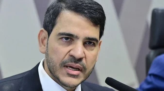 AGU recorre ao STF contra afastamento do diretor-geral da PF
