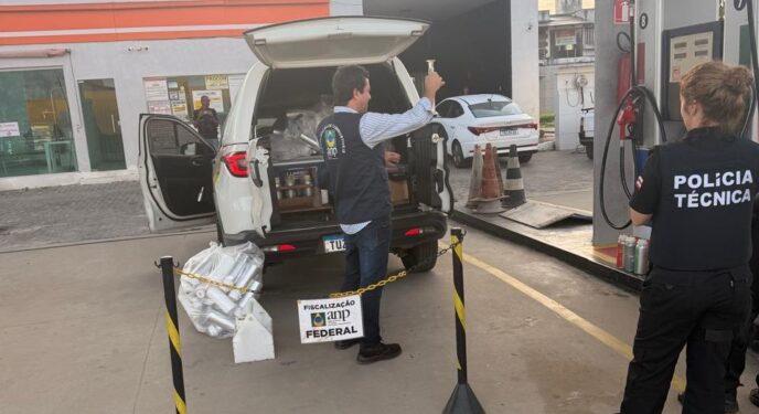 Operação prende 2 homens e apreende caminhão de combustíveis na Bahia