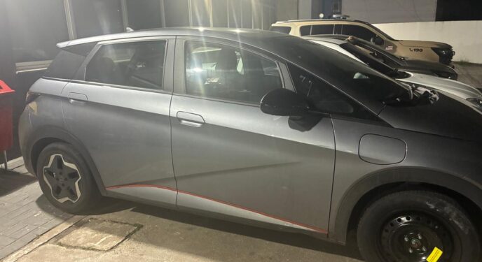 PM recupera veículo com restrição de roubo e apreende arma na Bahia