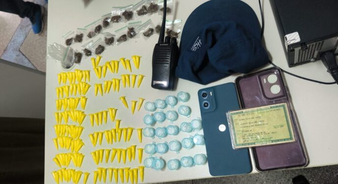 PM apreende adolescente com entorpecentes na Bahia