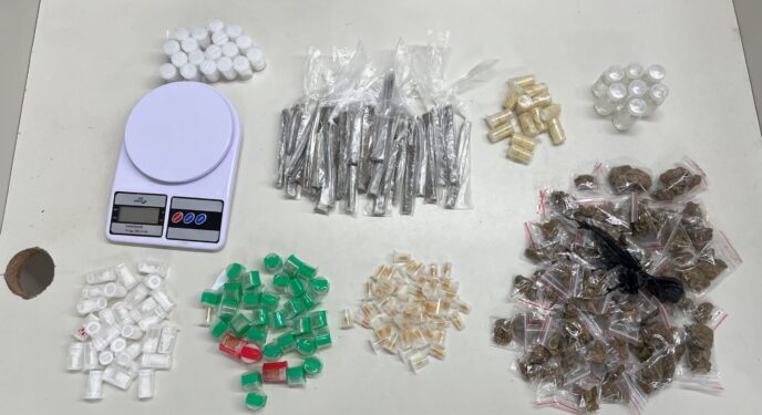 PM prende 2 suspeitos de tráfico na Bahia
