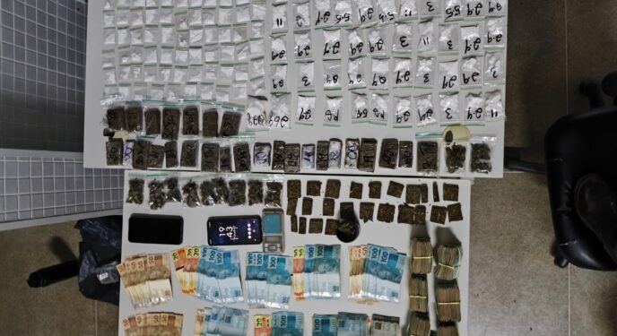 PM prende suspeito de tráfico e apreende mais de R$ 90 mil na Bahia