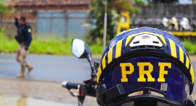 PRF inicia Operação Finados e intensifica fiscalização nas rodovias da Bahia